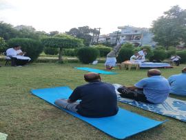 गोमती नगर विराट खंड 1 सरस्वती पार्क में योग दिवस मनाया गया